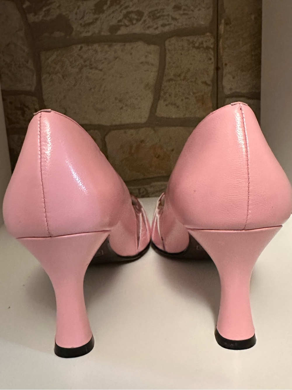 Pink cutout Heels - Picture 3 of 4